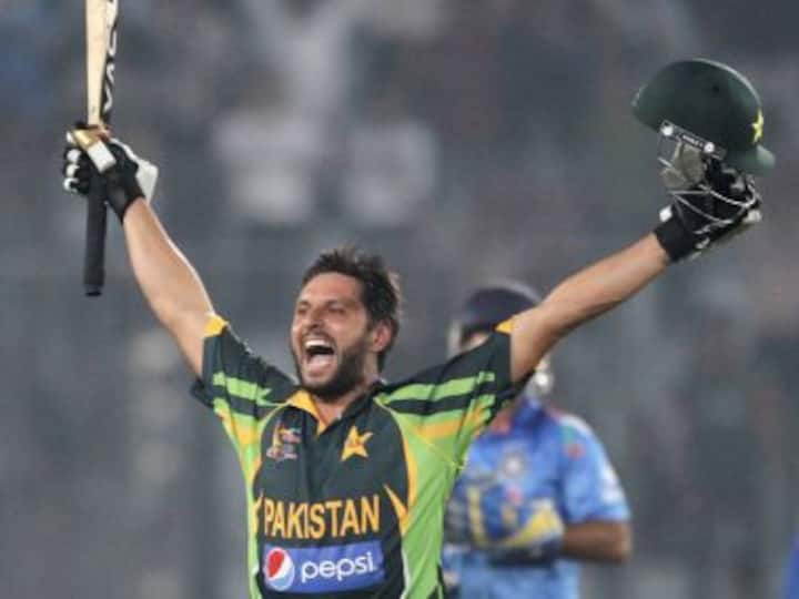 Shahid Afridi receives heartwarming retirement gift from Virat Kohli and Co