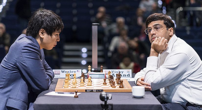 A relaxed Viswanathan Anand, who is still in his preparation, and a tensed Wesley So who saw the move 10…Bxa3 for the first time in his life. (image courtesy: Lennart Ootes)