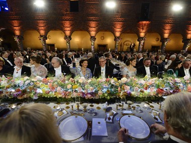 Nobel fetes Colombia peace deal, Bob Dylan 'honoured' to receive award despite no-show Nobel fetes Colombia peace deal, Bob Dylan 'honoured' to receive award despite no-show