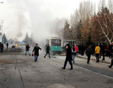 Turkey car bomb blast: Officials say 13 Turkish commandos killed, 55 wounded Turkey car bomb blast: Officials say 13 Turkish commandos killed, 55 wounded