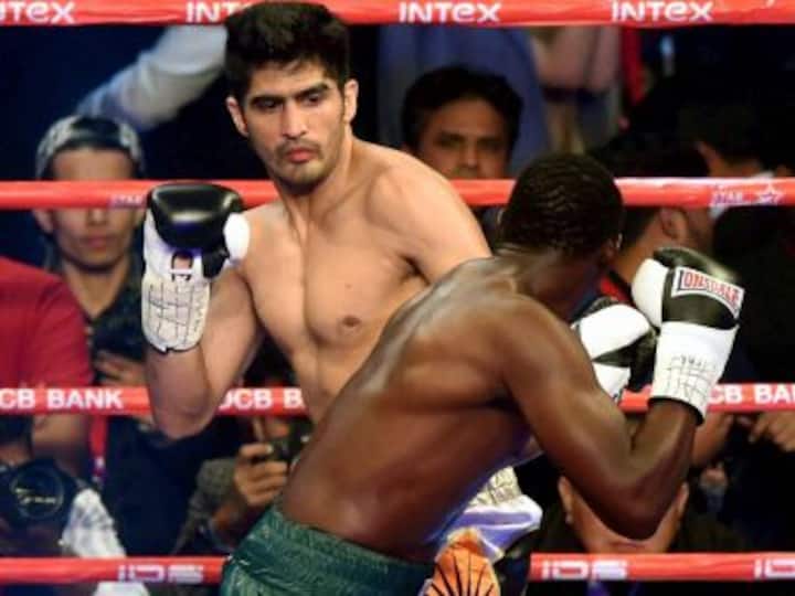 Vijender Singh knocks out Francis Cheka to successfully defend his WBO Asia Pacific title Vijender Singh knocks out Francis Cheka to successfully defend his WBO Asia Pacific title