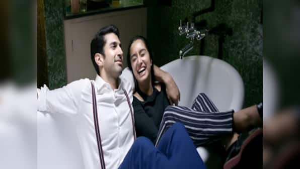 Watch: Arjit Singh's 'Enna Sona' from Ok Jaanu is easy on ears but falls short on words