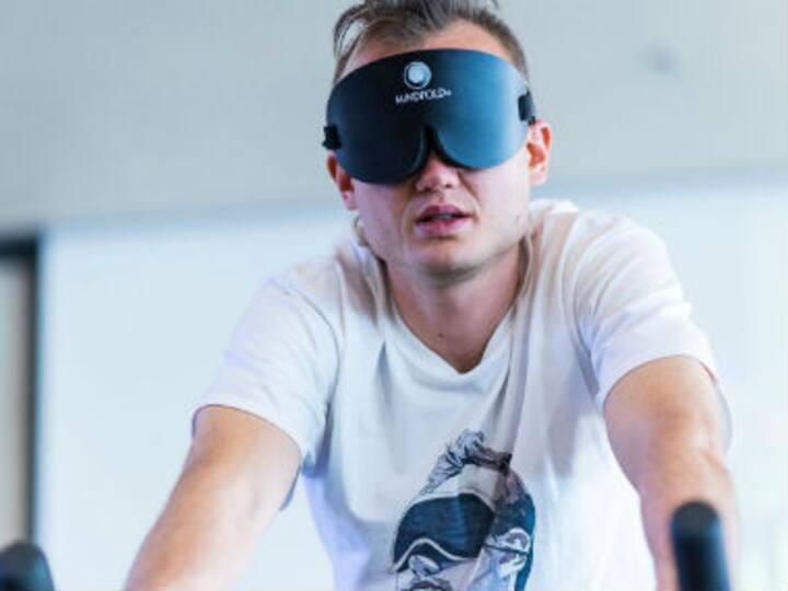 When chess grandmaster Timur Gareyev took on 48 opponents blindfolded over nearly 20 hours