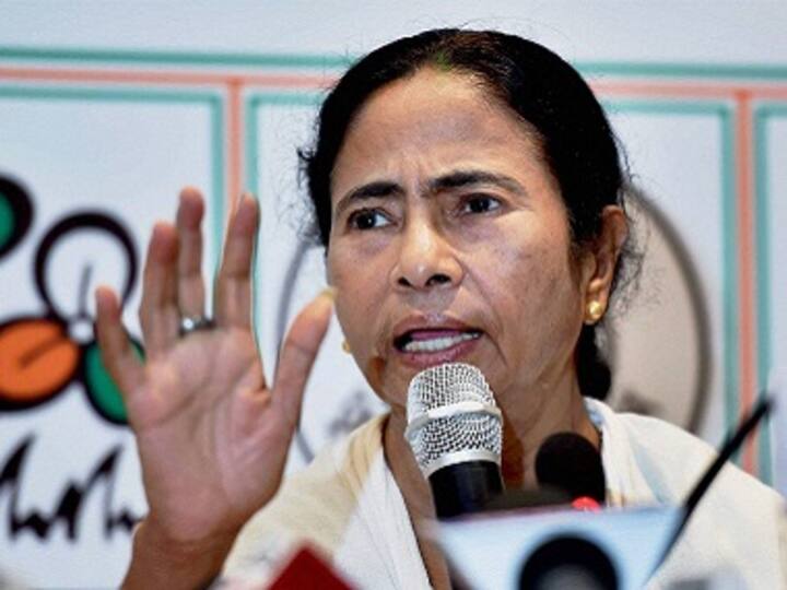 Mamata Banerjee locks herself up in office, refuses to leave until army is withdrawn