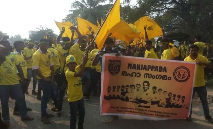 Apart from the dedication and love for their team, the Kerala fans are known to put football above everything else. Image courtesy: Facebook/Manjappada Fan Club