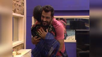 Bigg Boss 10, Episode 57, 12th December 2016: Manu is back; Swami Om 'safe' for two weeks