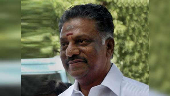 Chennai oil spill: Tamil Nadu CM O Panneerselvam visits Ennore to review situation