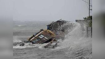 Thousands flee Christmas Day typhoon Nock-Ten in Philippines