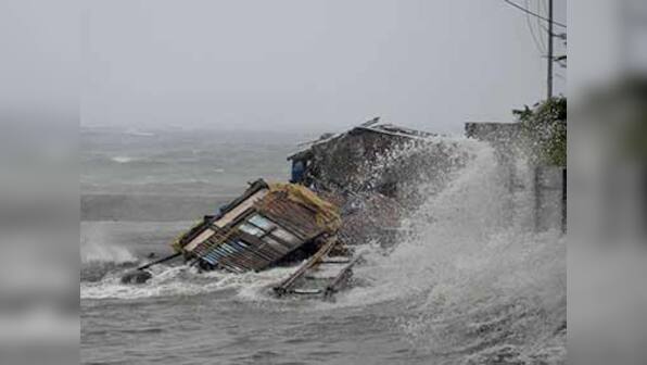 Thousands flee Christmas Day typhoon Nock-Ten in Philippines