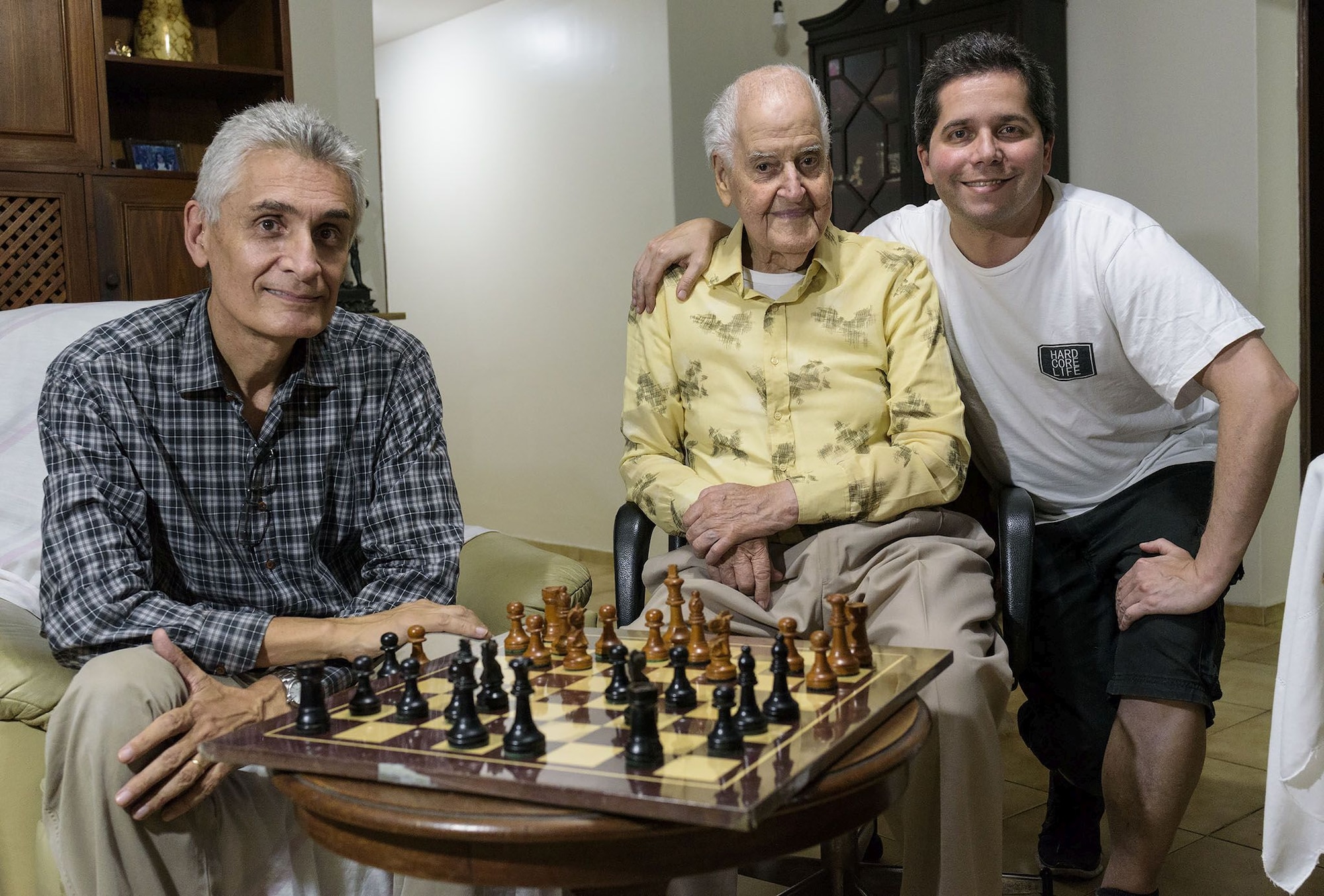 This Man Won Ten Simultaneous Games of Chess Blindfolded