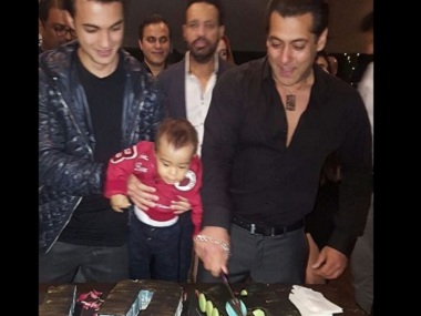Salman Khan's 51st birthday celebrations kick off, capping superstar's stupendous 2016 Salman Khan's 51st birthday celebrations kick off, capping superstar's stupendous 2016