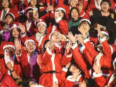 Christmas, Hanukkah or Kwanzaa: Festivities around the globe resonate hope, light Christmas, Hanukkah or Kwanzaa: Festivities around the globe resonate hope, light