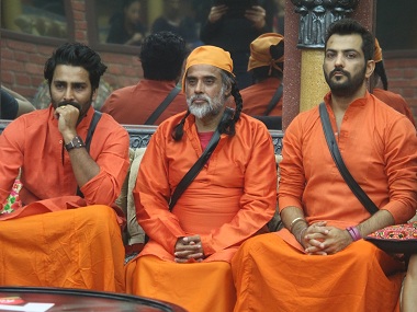 Bigg Boss 10, Episode 60, 15th December 2016: Swami Om's drama, Manu's breakdown, Lopa's win Bigg Boss 10, Episode 60, 15th December 2016: Swami Om's drama, Manu's breakdown, Lopa's win
