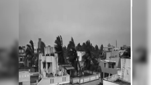 Cyclone Vardah: A tribute to Satyajit Ray, this video shows how Chennai endured the cyclone with a smile