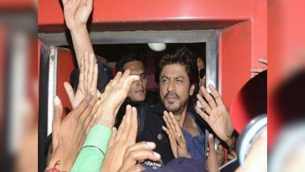 Veiled attack on Shah Rukh Khan? BJP's Kailash Vijayvargia tweets on Kaabil vs Raees
