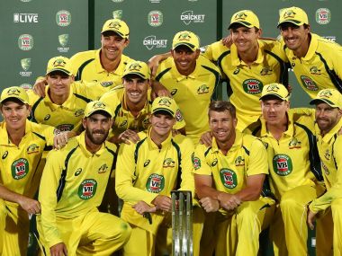 Australian cricket team poses with the trophy after 4-1 series win over Pakistan. Twitter/@CricketAus