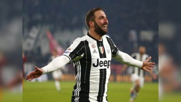 Serie A roundup: Gonzalo Higuain scores brace as Juventus move clear; Roma, Lazio scrape wins