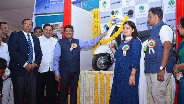 Mahanagar Gas launches CNG kits for two-wheelers