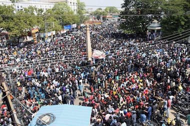 Jallikattu row: Massive protests set to enter third day as people reject Panneerselvam's plea to end agitation