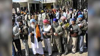 Punjab Election 2017: Candidates go door-to-door a day before polls