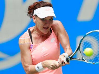 Agnieszka Radwanska survives 1st-round battle in Shenzhen; rain ruins day one of Auckland Classic