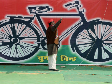 SP feud: Fight over cycle symbol reaches the Election Commission SP feud: Fight over cycle symbol reaches the Election Commission