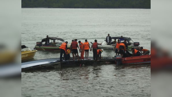 Cameroon army vessel capsizes: 34 soldiers missing says security source