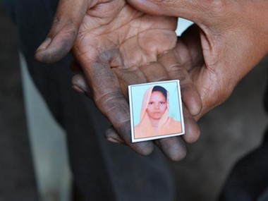 Tragedy of going 'cashless': How Razia Begum, mother of 4, was pushed to suicide after note ban Tragedy of going 'cashless': How Razia Begum, mother of 4, was pushed to suicide after note ban