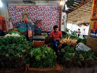 Retail inflation probably breached RBI target in December; rising onion prices contributed to surge: Report Retail inflation probably breached RBI target in December; rising onion prices contributed to surge: Report