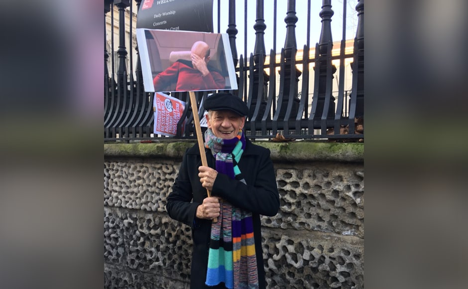 British actor Ian McKellen also joined the protests carrying the poster of a popular meme. Photo: Twitter/IanMcKellen British actor Ian McKellen also joined the protests carrying the poster of a popular meme. Photo: Twitter/IanMcKellen