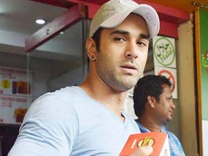 Pulkit Samrat gets into scuffle with photographers at Bandra Court after divorce hearing