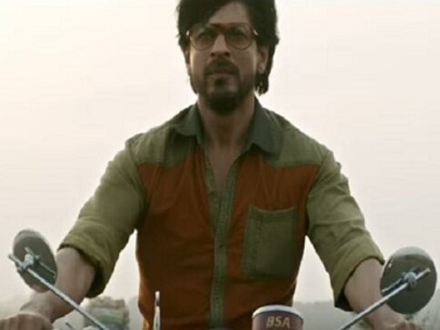 Raees shows Shah Rukh Khan has come full circle in modelling his career on Amitabh Bachchan's Raees shows Shah Rukh Khan has come full circle in modelling his career on Amitabh Bachchan's