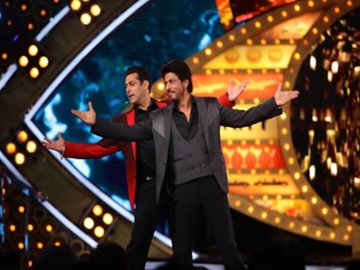 Bigg Boss 10, Weekend Ka Vaar, 21 January, 2017: Shah Rukh Khan arrives; Mona Lisa bids adieu Bigg Boss 10, Weekend Ka Vaar, 21 January, 2017: Shah Rukh Khan arrives; Mona Lisa bids adieu