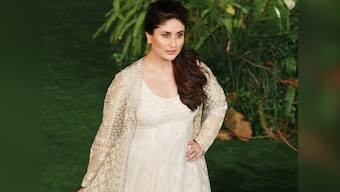 Kareena Kapoor Khan glows as the show stopper for Lakme Fashion Week 2017