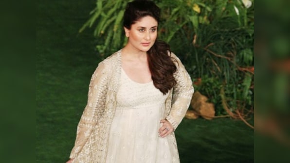 Kareena Kapoor Khan glows as the show stopper for Lakme Fashion Week 2017