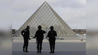 Paris knife attack: Louvre to reopen 24 hours after 'terrorist' machete attack