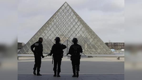 Paris knife attack: Louvre to reopen 24 hours after 'terrorist' machete attack