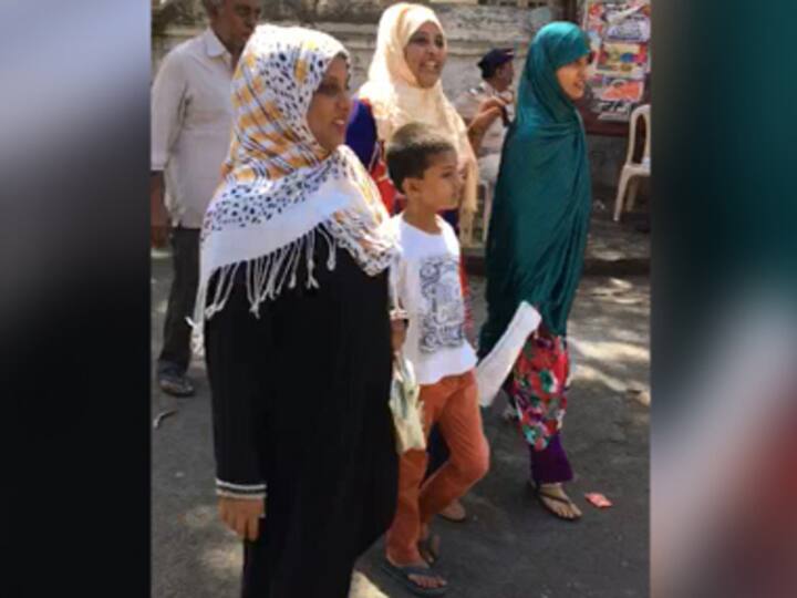 BMC Election 2017: In Mahim, voters turn up in numbers at lunch time