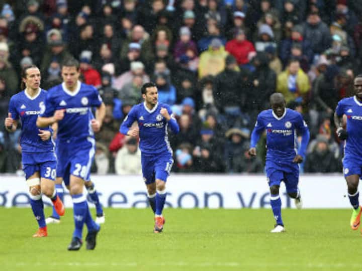 Premier League roundup: Chelsea extend lead; Swansea trounce struggling Leicester City