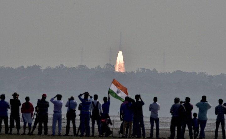Sriharikota: ISRO sets world record by launching 104 satellites in one go