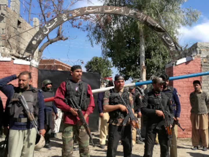Pakistan blasts: 3 explosions outside Charsadda court, 6 dead and 15 injured