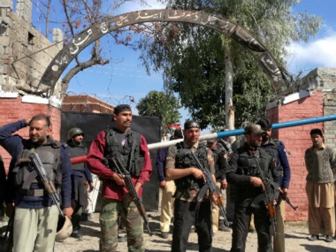 Pakistan blasts: 3 explosions outside Charsadda court, 6 dead and 15 injured Pakistan blasts: 3 explosions outside Charsadda court, 6 dead and 15 injured