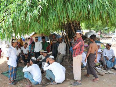 Jammu: Hoardings ask Rohingya, Bangladeshi Muslims to leave as politics over their presence get heated Jammu: Hoardings ask Rohingya, Bangladeshi Muslims to leave as politics over their presence get heated