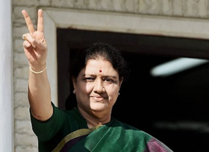 VK Sasikala to be Tamil Nadu CM: Has Chinnamma taken the Amma-plunge too soon?