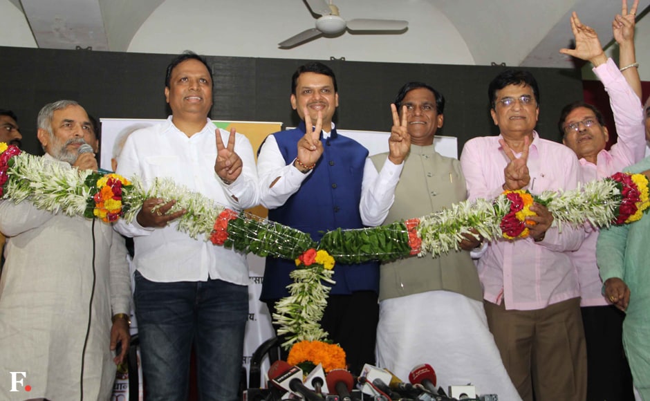 Chief Minister Devendra Fadnavis celebrates with party leader Aashish Shelar, BJP spokesperson Madhav Bhandari, MP Rao Saheb Danve and MP Kirit Somaya. Sachin Gokhale/Firstpost Chief Minister Devendra Fadnavis celebrates with party leader Aashish Shelar, BJP spokesperson Madhav Bhandari, MP Rao Saheb Danve and MP Kirit Somaya. Sachin Gokhale/Firstpost