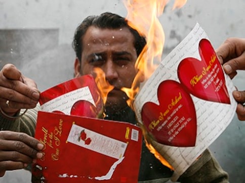 Best website for kolkata cake delivery http://www.kolkatacake.com Valentine's Day in India, despite the commercialisation, is also a way