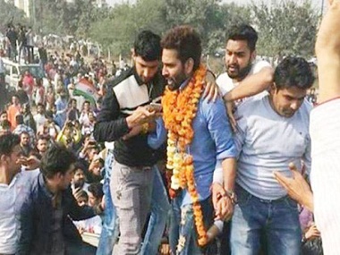FIR against Bigg Boss 10 winner Manveer Gurjar for obstructing traffic in Noida FIR against Bigg Boss 10 winner Manveer Gurjar for obstructing traffic in Noida