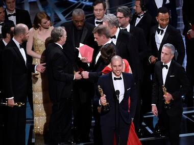Oscars 2017 Best Picture goof-up: Tweeting accountant handed wrong envelope to Warren Beatty