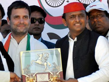 Chief Minister Akhilesh Yadav and Congress vice-president Rahul Gandhi in Jhansi on Sunday. PTI