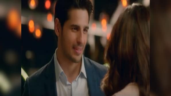 Siddharth Malhotra, Priyanka Chopra share screen space for first time, though not for a film